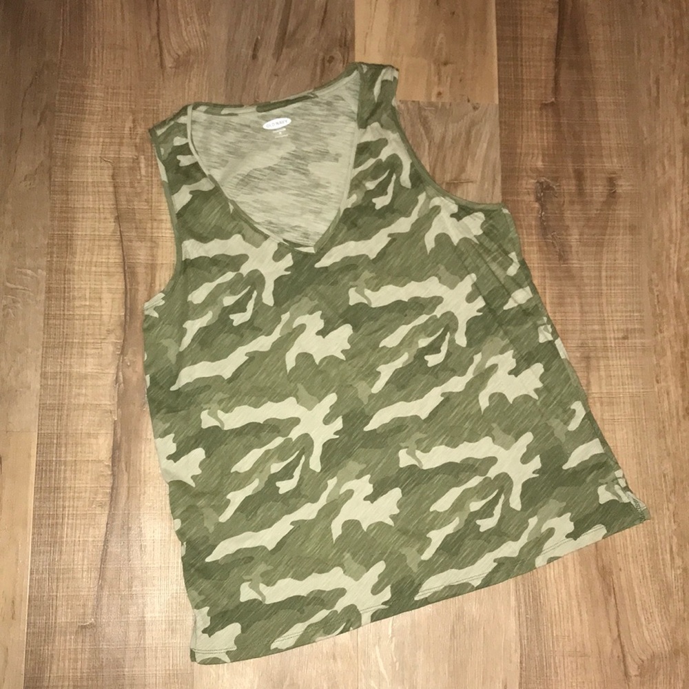 Camo tank